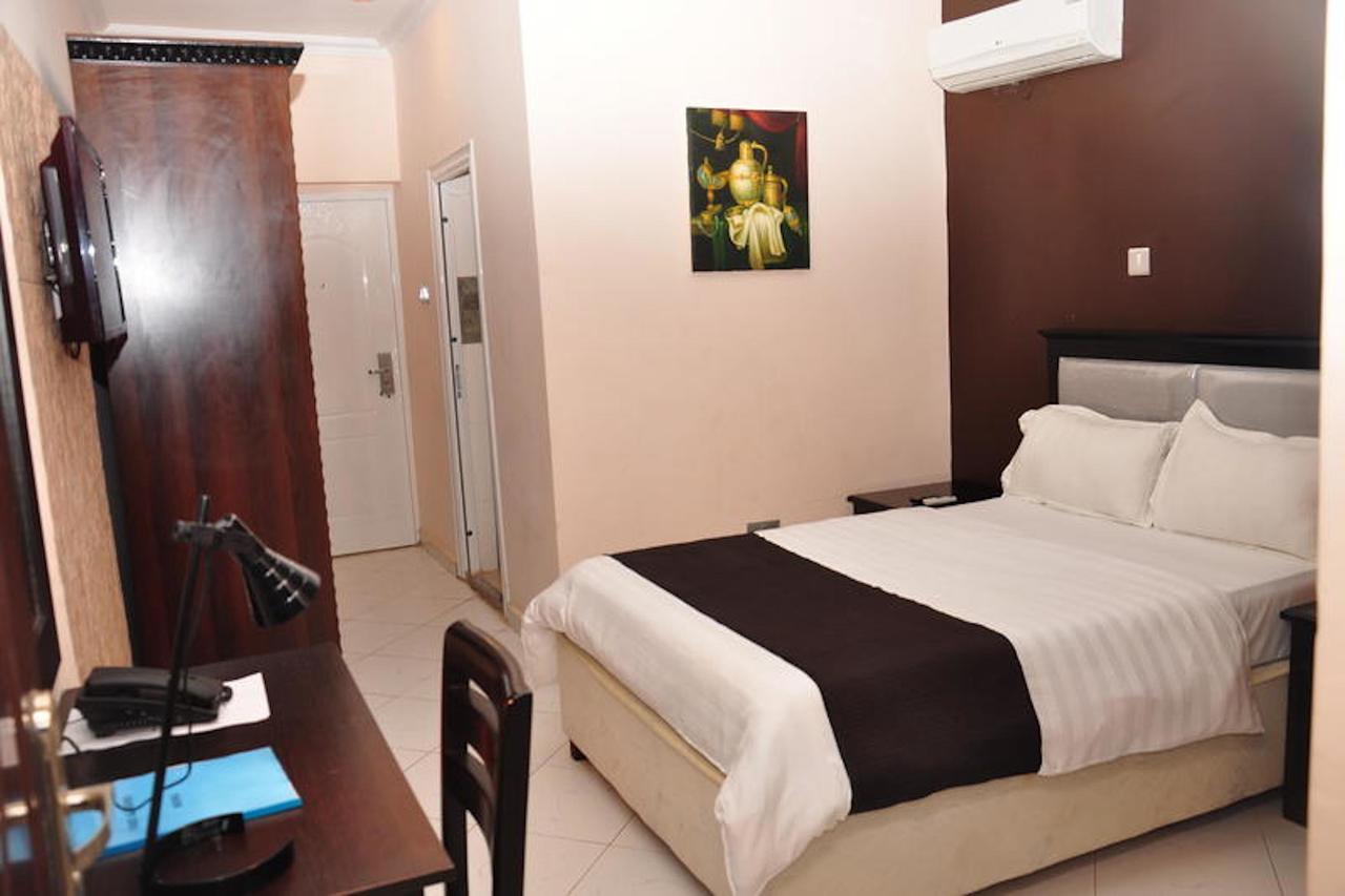 Grand Bank Link Hotel Otta Dış mekan fotoğraf